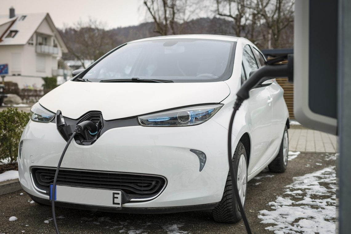 véhicule électrique en charge